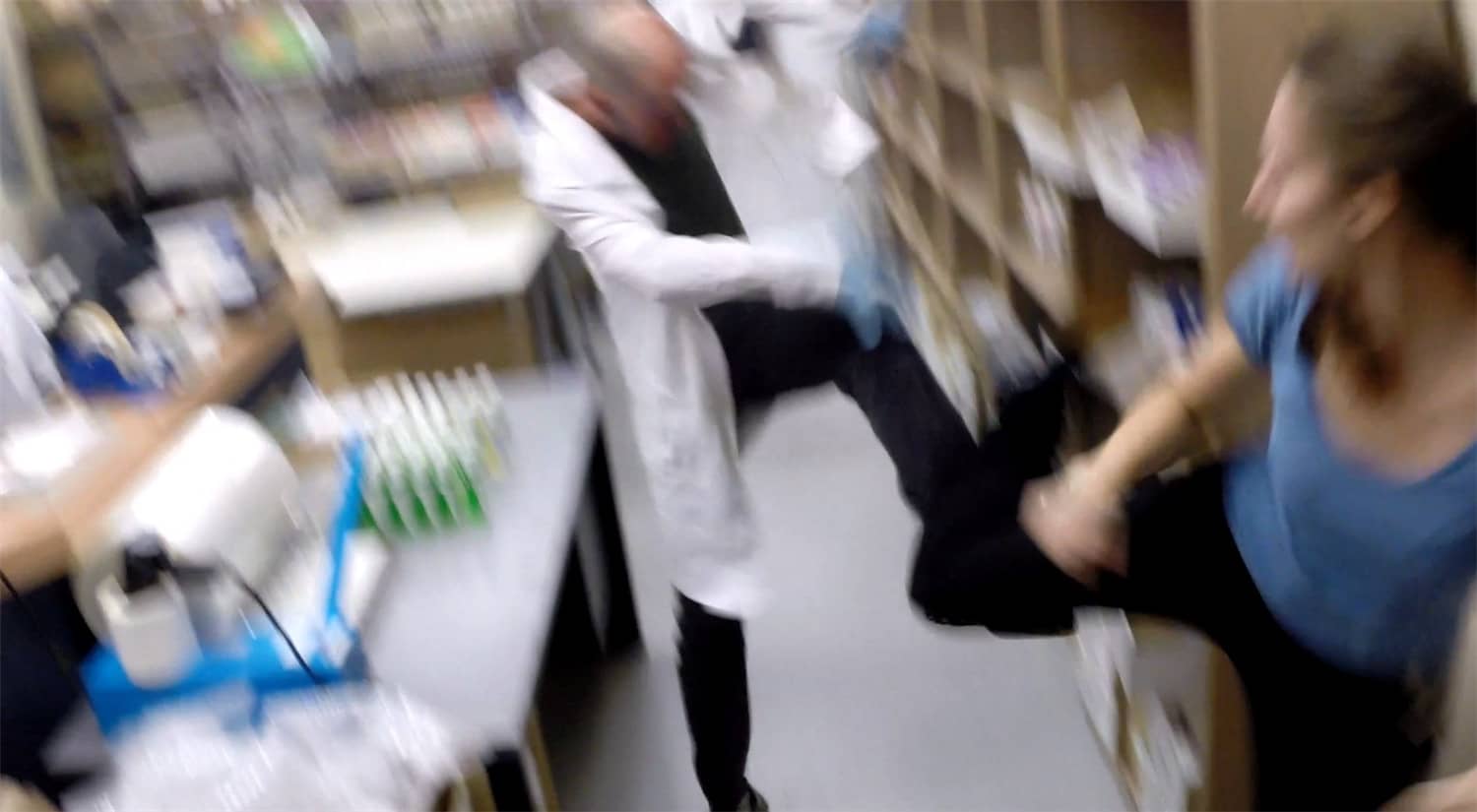 图片[6]-不想死就按X/按X不会死/按X免于一死/Press X to Not Die-小栈资源网